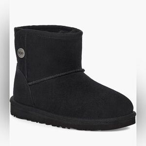 UGG Kids Jona Boot in Black size Youth 8